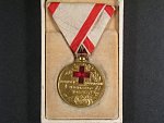 Medaile za zásluhy o Červený kříž 1912-1913, zlacená bronz, originální etue