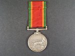 Jihoafrická medaile za válečnou službu 1939-46, na hraně opis: 99686 H.E.WALKER