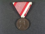 Bronzová medaile za statečnost, původní vojenská stuha, vydání 1917 - 1918