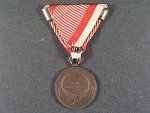 Bronzová medaile za statečnost, původní vojenská stuha s páskou za 2x udělení, vydání 1914 - 1917
