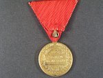 Vojenská jubilejní pam. medaile z r.1898, zlacený bronz, původní stuha