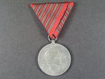 Medaile Za zranění z r. 1917 na stuze za pět zranění