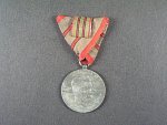 Medaile Za zranění z r. 1917 na stuze za dvě zranění