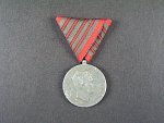 Medaile Za zranění z r. 1917 na stuze za čtyři zranění, na hraně značka W&A a 1918