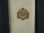Stříbrný záslužný kříž s korunou (Ag), výrobce Wilhelm Kunz, na původní vojenské stuze, etue