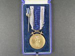 Československá vojenská medaile Za zásluhy, bronzová + miniatura a etue