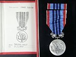 Medaile - za pracovní věrnost - ČSSR, punc Ag, výrobce MK, průkaz a etue