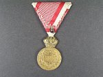 Vojenská záslužná medaile Signum Laudis F.J.I. původní vojenská stuha