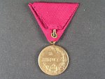 Zlatá medaile za statečnost 1912, pozlacený bronz, původní stuha