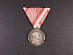 Medaile za statečnost II. třídy, Ag, původní vojenská stuha, vydání 1917 - 1918, na hraně značka A