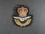 Odznak z důstojnické brigadýrky R.A.F.