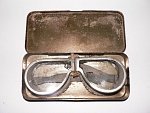 Britské brýle Mk.II z 2. sv. války, vše původní včetně plechové krabičky , raženo 1943.
