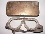 Britské brýle Mk.II z 2. sv. války, vše původní včetně plechové krabičky , raženo 1943.