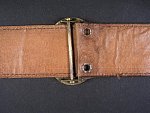 Kožený opasek s přezkou