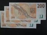 200 Kč 1998 s. G - trojice bankovek se stejným číslem, ale jinou sérií