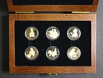 Sada 6 kusů medailí se společným reversem, Doby husitské, Au, 0,750, 22 mm (6 x 6 g), celkem 36 g, Prokop Holý, Jan Žižka, Mistr Jan Hus, Jan Roháč z Dubé, Jan Milič, Jan Želivský, společná etue