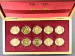 sada 10ks pamětních mincí 5000 Kč Hrady České Republiky v dřevěné etui, certifikáty