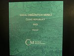 sada 2025 PROOF + Ag žeton, motiv země koruny České, náklad 1750 ks, papírový obal