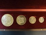 Jubilejní Svatováclavské dukáty 1 + 2+ 5 + 10 Dukát prvoražby z návrhů Jana Čejky z r. 1923 sv. Václav na koni, Au 986, 62,83g, náklad 100 ks číslovaných, č. 78, společná etue, certifikáty