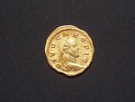Řím - Císařství : Carus 282-283, Aureus , Lyon (Lugdunum), Bastien 619b, Biaggi 1654 var., C. 14., Foss 8. RIC 4., Calicó 4261(R4)