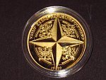pamětní medaile ke vstupu do NATO 1999 nečísl., Au 999,9, 7,78g, náklad 500ks, etue, cert.