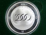 2000 Kč 2000, milénium (mince s hologramem), Au/Ag, drobné skvrnky