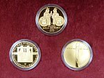 sada 3ks pamětních mincí 10.000 Kč Zlatá Bula + Konstantin a Metoděj + Jan Hus v dřevěné etui, certifikáty