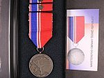 Čestný pamětní odznak k 60 výročí ukončení 2. sv. války, udělovací průkaz