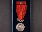 Medaile - Za zásluhy o obranu vlasti - ČSR, punc Ag, ryzostní značka 900, značka výrobce Zukov, ministužka, etue