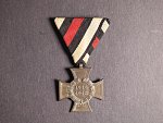 Čestný kříž 1914-1918 pro vdovy a rodiče padlých na stuze pro Rakušáky