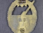 Odznak pro námořní dělostřelectvo, zinek, výrobce R.S. Rudolf Souval