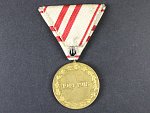 Pamětní medaile na první sv. válku s meči na stuze