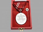Stříbrná záslužná medaile o Rakouský Červený kříž + originální etue