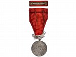 Medaile Za zásluhy o obranu vlasti - ČSR, punc Ag, ryzostní značka 900, značka výrobce Zukov, etue