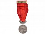Medaile Za zásluhy o obranu vlasti - ČSR, punc Ag, ryzostní značka 900, značka výrobce Zukov, udělovací průkaz a etue