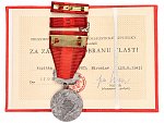 Medaile - Za zásluhy o obranu vlasti - ČSSR, punc Ag 925, výrobce Mincovna Kremnica, udělovací průkaz a etue