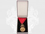 Bronzová medaile za zásluhy s korunou, původní etue