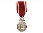 Medaile DOK Za věrné služby, postříbřená medaile za XX služebních let s meči, VM75, N98A