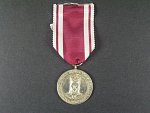 Medaile DOK - Za věrnost a branné zásluhy, II. tř. bez mečů, na reversu hranka
