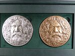 pamětní medaile z cyklu Pocta medalérům 1. - Aboriginec - dvousada, Ag 9999,9, 110 g, průměr 60 mm, Tombak, 95 g, průměr 60 mm, náklad 30 ks, ražba 2021