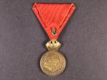 Vojenská záslužná medaile Signum Laudis F.J.I. původní civilní stuha