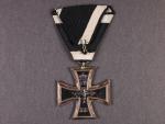 Železný kříž II.tř. na původní trojúhelníkové stuze, pro rakouské vojáky