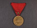 Vojenská jubilejní pam. medaile z r.1898, bronz, původní stuha