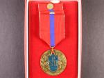 Medaile Za příkladnou práci v SPO ČSSR, se značkou výrobce MK na rubu