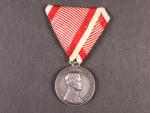 Medaile za statečnost II. třídy, Ag, původní vojenská stuha, vydání 1917 - 1918, na hraně značka A