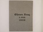 Železný kříž II. stupně 1939, na kroužku značka výrobce, 24, Arbeitsgemeinschaft der Hanauer Plakettenhersteller, Hanau a. M. + udělovací sáček