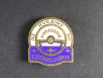 Odznak AZ KVASINY NP KAROSERIE CZECHOSLOVAKIA, pozlacený bronz, smalty, 33x31 mm, upínání na dva vodorovné ploché úchyty