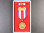 Medaile - Za obětavou práci pro socialismus + etue