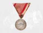 Medaile za statečnost II. třídy, Ag, původní vojenská stuha, vydání 1914 - 1917 na hraně značka A