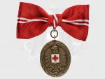 Bronzová záslužná medaile o Rakouský Červený kříž na dámské stuze + originální etue